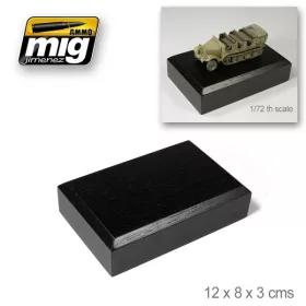   A.MIG-8053 Fa bemutató alap makettekhez - WOODEN BASE 12 x 8 x 3 cm