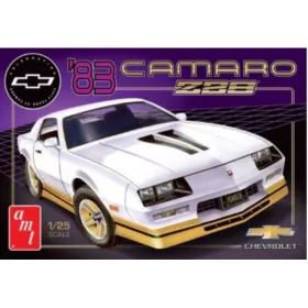   AMT 1051 1983 Chevrolet Camaro Z-28 50th Anniversary (1/25) autó makett