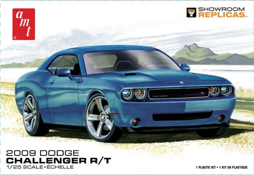 AMT 1117 2009 Dodge Challenger R/T (1/25) autó makett