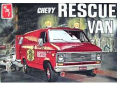 AMT 812 1975 Chevrolet Rescue Van Molded in white (1/25)