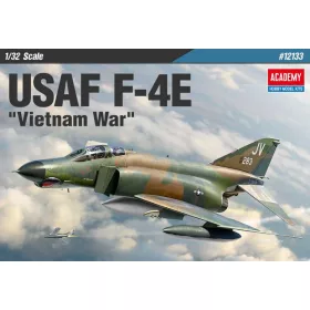 Academy_12133 USAF F-4E "Vietnam War" (1/32)