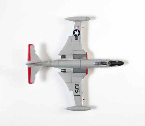 Academy_12548 USN F2H-3 VF-41 "BLACK ACES" (1/72)