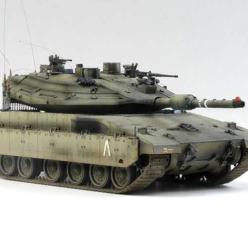 Academy_13227 MERKAVA MK.IV LIC (1/35)