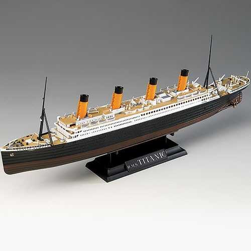 Academy_14214 R.M.S. TITANIC "CENTENARY ANNIVERSARY" MCP (1/700)