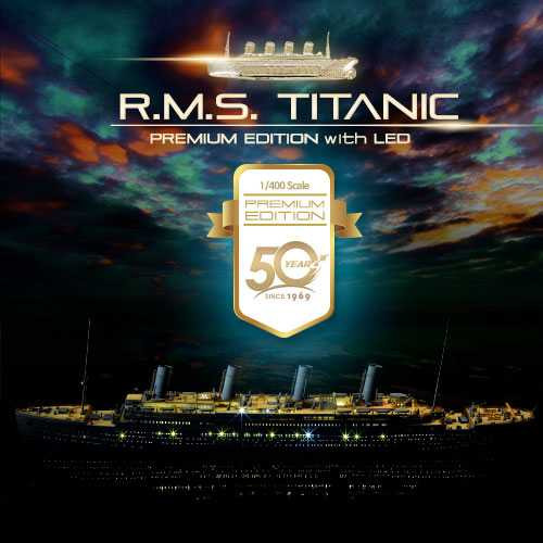 Academy_14226 R.M.S TITANIC PREMIUM EDITION WITH LED (1/400)