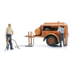   Artitec 387.611 Kompresszor utánfutó légkalapácsos munkásokkal (H0)