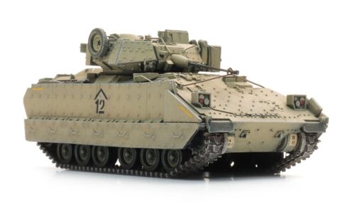 Artitec 6870718 US M2A2 Bradley rakományként (H0)