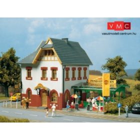 Auhagen 11354 Stern panzió kerthelyiséggel (H0)