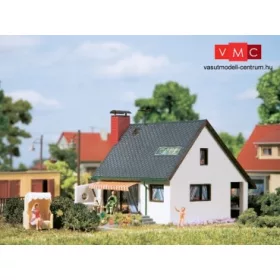 Auhagen 12246 Családi ház Carmen (H0/TT)