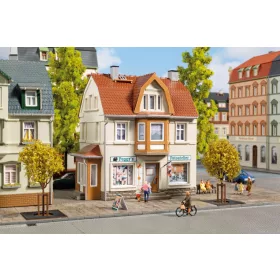   Auhagen 12355 Városi lakóház, fotósműhellyel - Peggy (H0/TT)