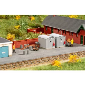   Auhagen 13359 Hullámlemez bódé (2 db), kiegészítőkkel - olajraktár (TT)