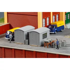   Auhagen 14491 Hullámlemez bódé (2 db), kiegészítőkkel - olajraktár (N)