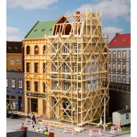 Auhagen 41683 Fa állványzat épületrenováláshoz (H0)