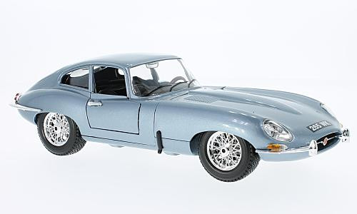 Bburago Jaguar E-Type Coupe 1961, metál világoskék (18-12044MET.-BLUE) (1:18)