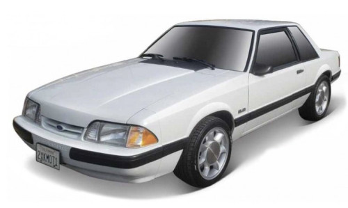 Bburago Ford Mustang LX 1988, fehér (18-59115WHITE) (1:64)