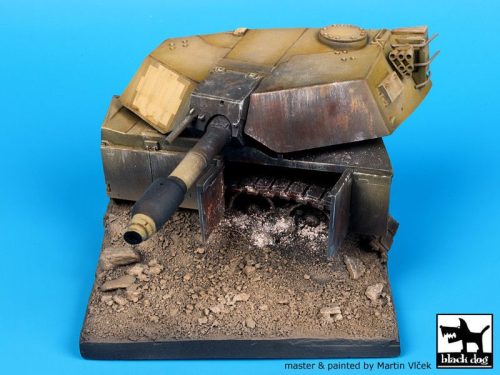 Black Dog D35009 Megsemmisített M1A1 Abrams - Destroyed M1A1 Abrams base 1/35 dioráma makett