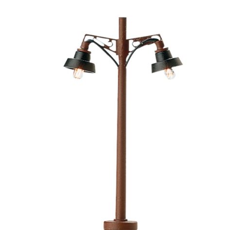 Brawa 4611 Utcai lámpa faoszlopon, kétkaru (N)
