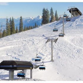   Brawa 6346 Komplett modern kötélpálya-készlet széklift gondolákkal, épületekkel - motoros (H0)