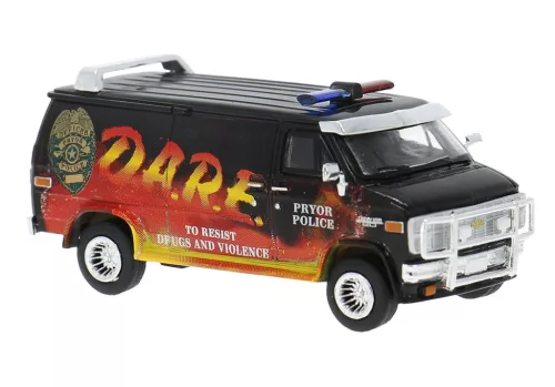 Brekina 18258 Chevrolet G20, dobozos, D.A.R.E. (H0)