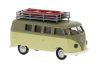 Brekina 31638 Volkswagen Transporter T1b Camper, tetőcsomagtartóval és gumicsónakkal (H0)