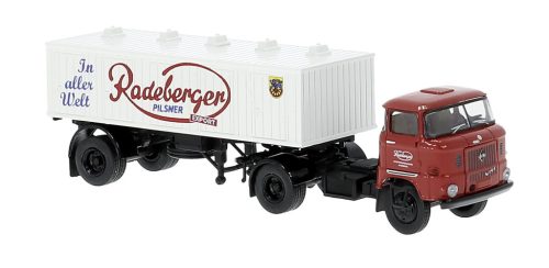 Brekina 71213 IFA W50 nyergesvontató sörszállító félpótkocsival - Radeberger (H0)