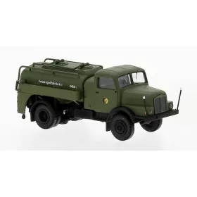   Brekina 71477 IFA S 4000-1 katonai üzemanyagszállító teherautó 1960, NVA (H0)