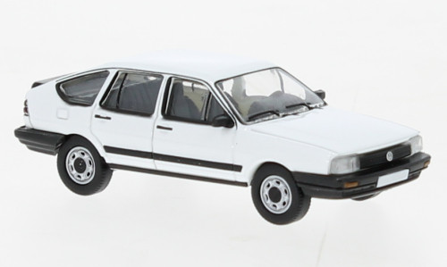 Brekina PCX870408 Volkswagen Passat B2 1985, fehér (H0)