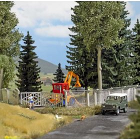 Busch 1019 Ipari modern drótkerítés, szögesdróttal (H0)