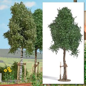 Busch 10626 Fiatal platánfa gyámfákkal (H0)