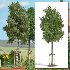 Busch 10627 Fiatal hársfa gyámfákkal (H0)