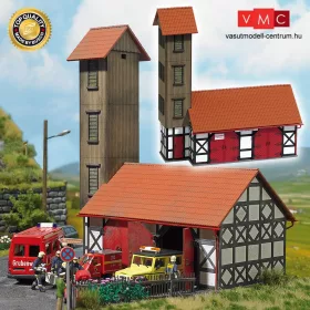 Busch 1452 Tűzoltószertár, valódi fából (H0)