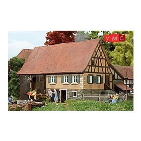 Busch 1504 Favázas parasztház, valódi fából (Schwarzenweiler) (H0)