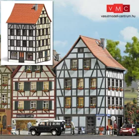 Busch 1536 Favázas emeletes városi sarokház, Buschheide - LC (H0)