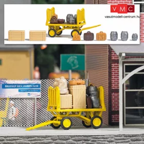   Busch 1646 Pótkocsi elektromos kofferkulihoz, sárga, poggyászokkal és ládákkal - vasúti posta (H0)