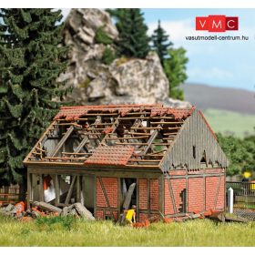 Busch 1669 Romos favázas gazdasági épület - LC (H0)