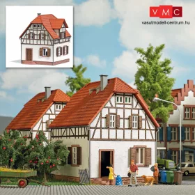Busch 1672 Favázas emeletes lakóépület, munkásház (H0) - LC
