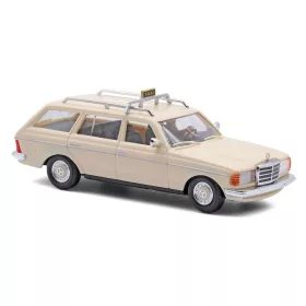Busch 46818 Mercedes-Benz W123, T-Modell, Taxi, 1977 (H0)