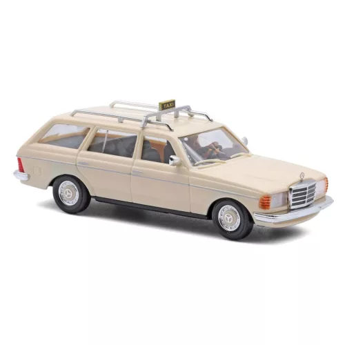 Busch 46818 Mercedes-Benz W123, T-Modell, Taxi, 1977 (H0)