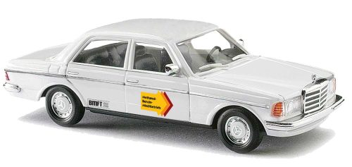 Busch 46874 Mercedes-Benz W123 Limousine - Methanol Benzin (H0)