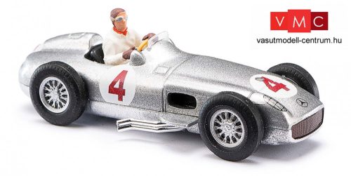 Busch 47002 Mercedes-Benz Silberpfeil versenyautó, vezetővel - Juan Manuel Fangio (H0)