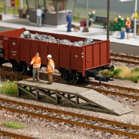 Busch 8815 Ácsolt fa rakodórámpa (TT) - LC