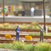 Busch 8875 Action-Set: Tolatásvezető és kocsirendező, epoche 3-4 (TT)