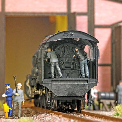 Busch 8879 Action-Set: Gőzmozdonyvezető és fűtő (TT)