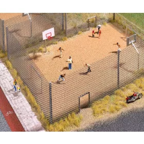Busch 9775 Kültéri sporttér focikapukkal és kosárpalánkkal - kerítés nélkül (H0)