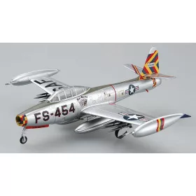   Easy Model 36800 Republic F-84G Thunderjet "Four Queens/OLIE", Summer 1953 (1/72) repülőgép modell