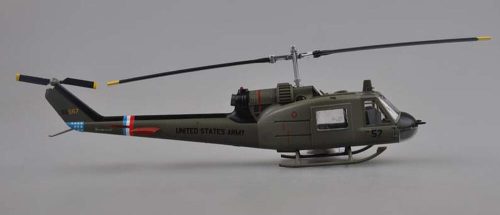 Easy Model 39320 Bell UH-1C Iroquois, 57th Aviation Company Cougars 1970 (1/48) helikopter modell