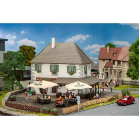 Faller 130619 Vidéki fogadó sörözővel - Veltins (H0)