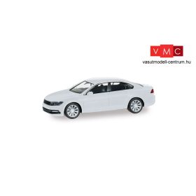 Herpa 038416-002 Volkswagen Passat Limousine, metál színben - oryxfehér (H0)