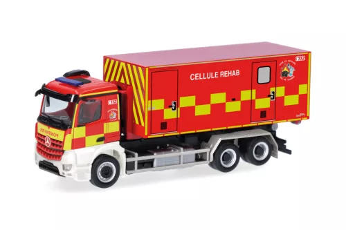 Herpa 099233 Mercedes-Benz Arocs M csereszekrényszállító tűzoltóautó, Pompiers Cellule Rehab (B) (H0)