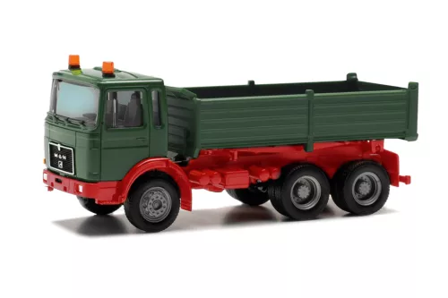 Herpa 314985-002 MAN F8 billencs, 3-tengelyes - zöld/piros (H0)